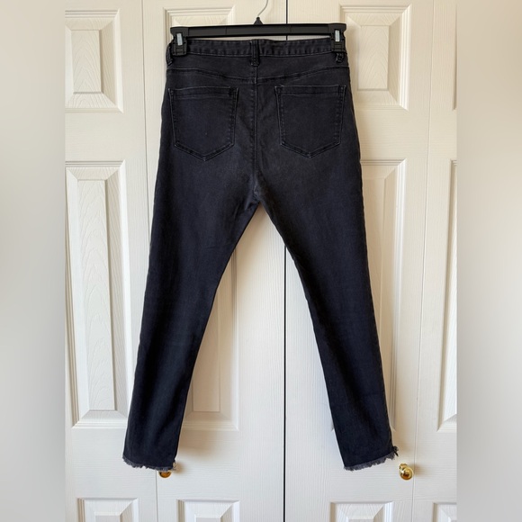J Brand Black High Rise Skinny Jeans with Distressed Knees - Picture 8 of 14
